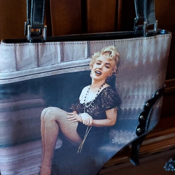 Marilyn monroe stiletto heel purse - Picture 2 of 4